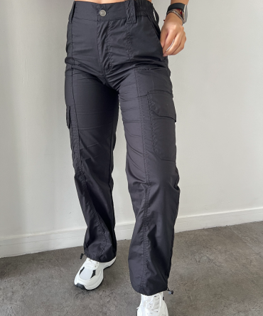 Pantalón Parachute Negro Mia